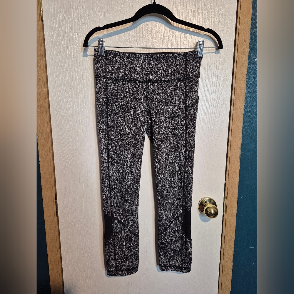 Lululemon Pace Rival Crop in the Line Up